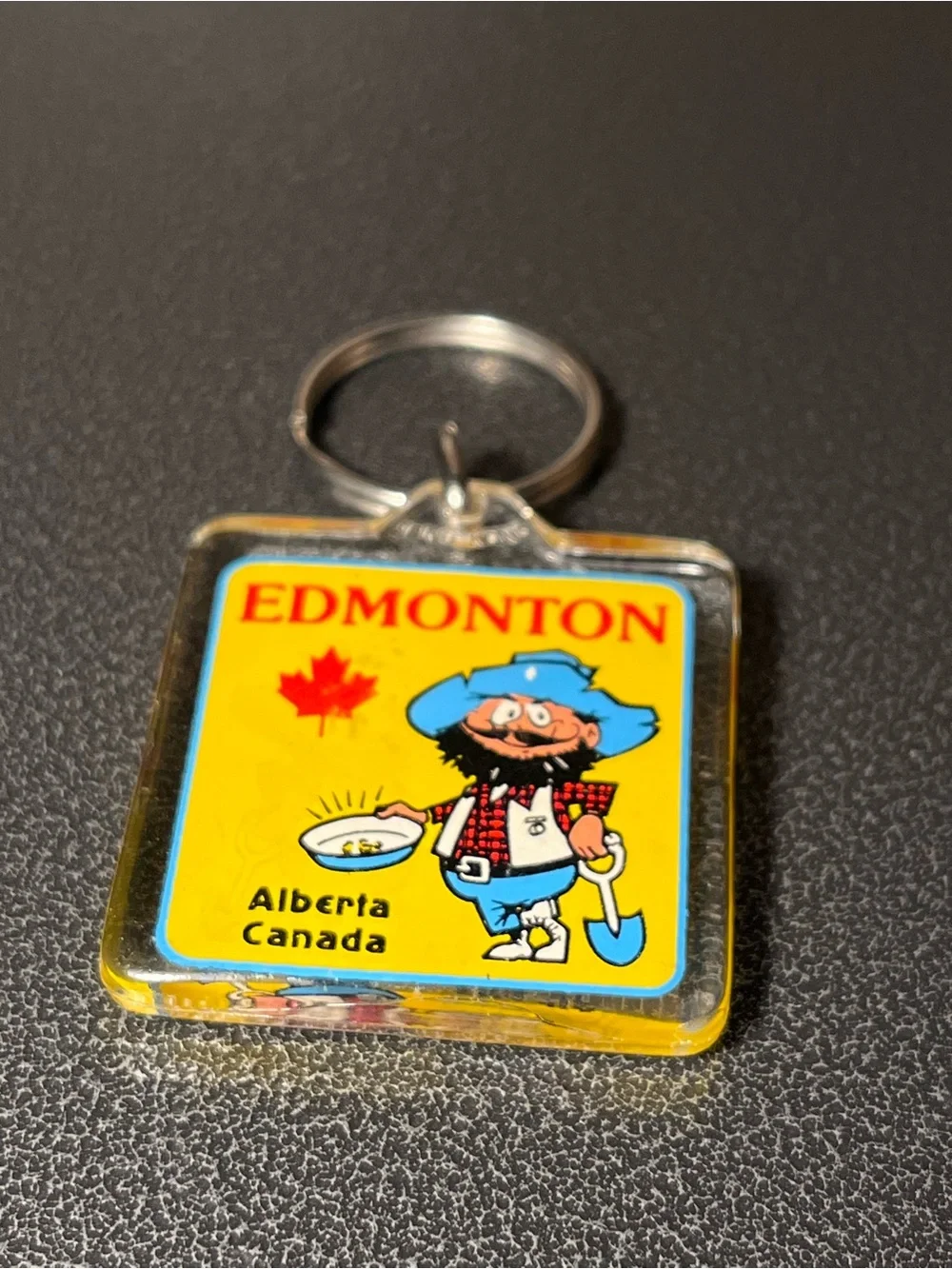 Edmonton Alberta Canada Souvenir Keychain - Travel, Souvenirs, Memorabilia